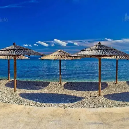 Island ****