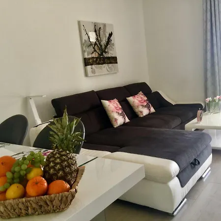 Villa Island ****
