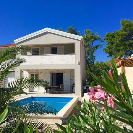 Island **** Villa