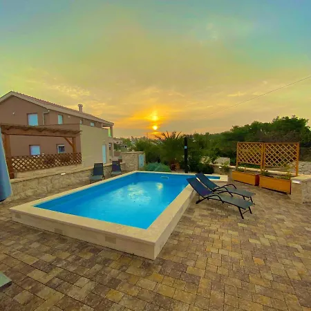 Island **** Villa Vir